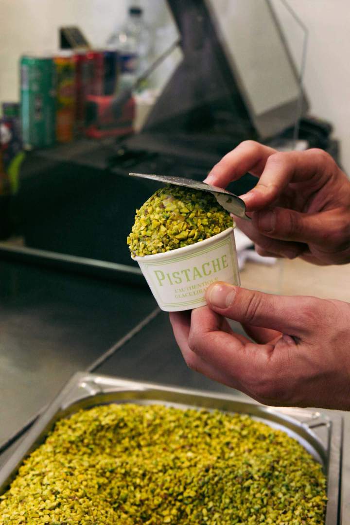 Le goût intense de notre glace à la pistache.